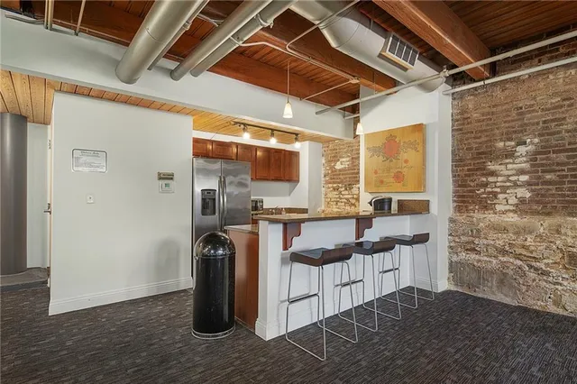 $150,000 | 700 Broadway Boulevard, Unit 210, Kansas City, MO 64105