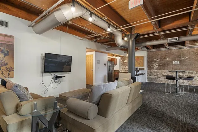 $150,000 | 700 Broadway Boulevard, Unit 210, Kansas City, MO 64105