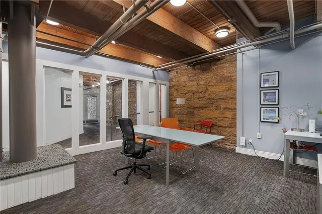 $150,000 | 700 Broadway Boulevard, Unit 210, Kansas City, MO 64105