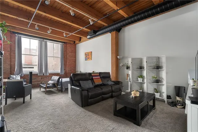 $150,000 | 700 Broadway Boulevard, Unit 210, Kansas City, MO 64105