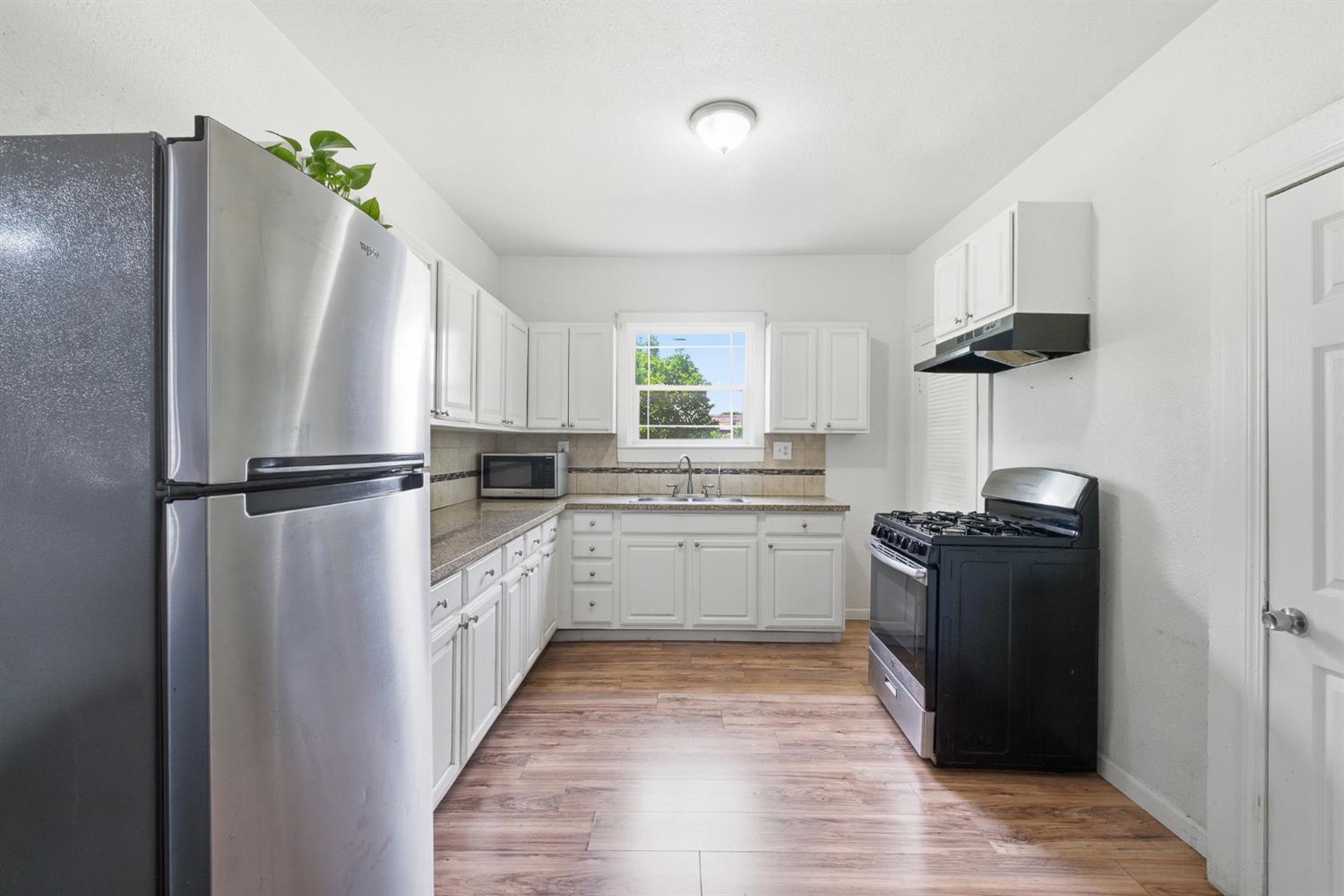 1920 9th Street Sanger, CA 93657 - Photo 15 of 34