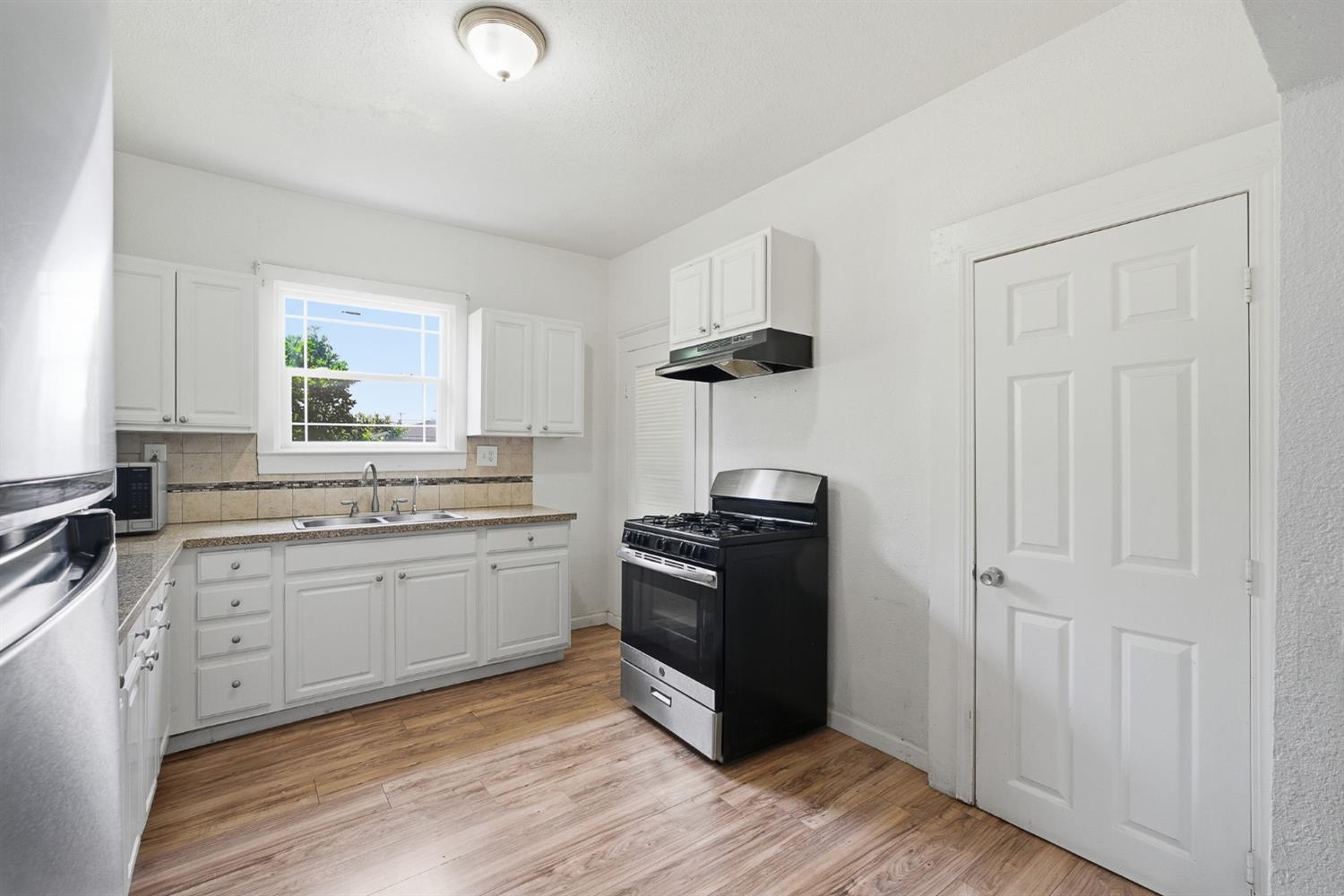 1920 9th Street Sanger, CA 93657 - Photo 16 of 34