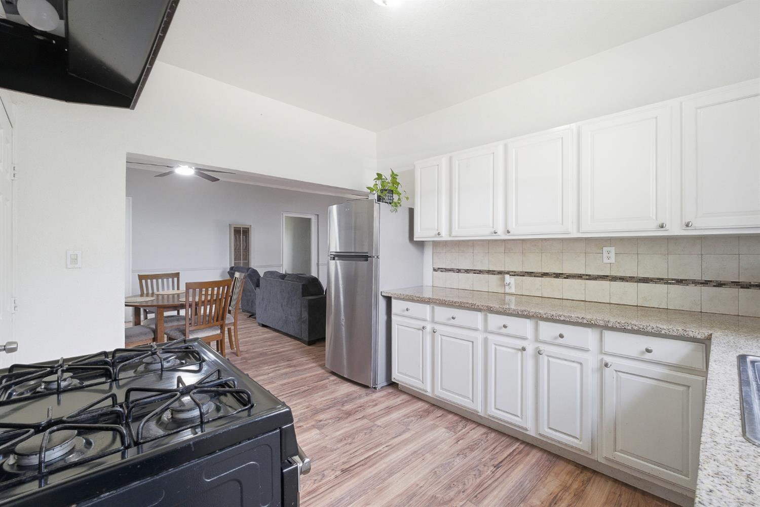 1920 9th Street Sanger, CA 93657 - Photo 18 of 34