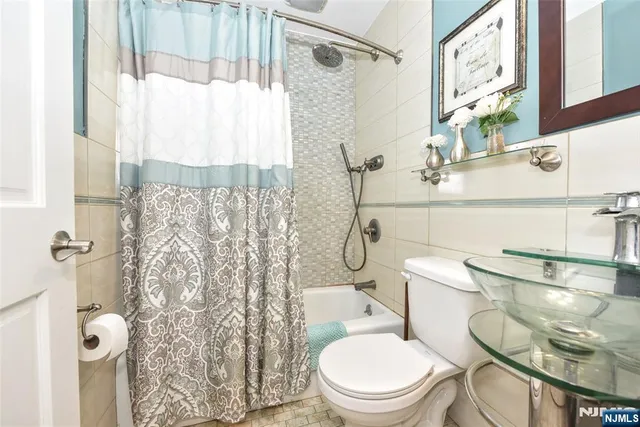 $800,000 | 260 West Allendale Avenue, Allendale, NJ 07401