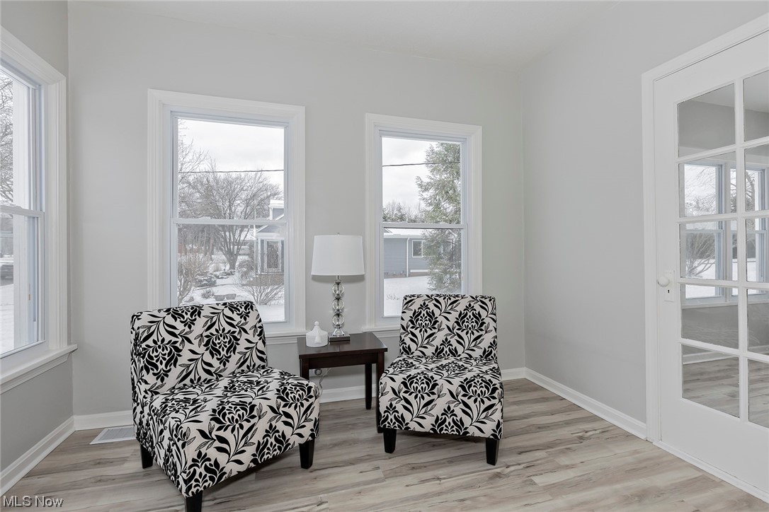 1515 Sunview Road Cleveland, OH 44124 - Photo 4 of 44