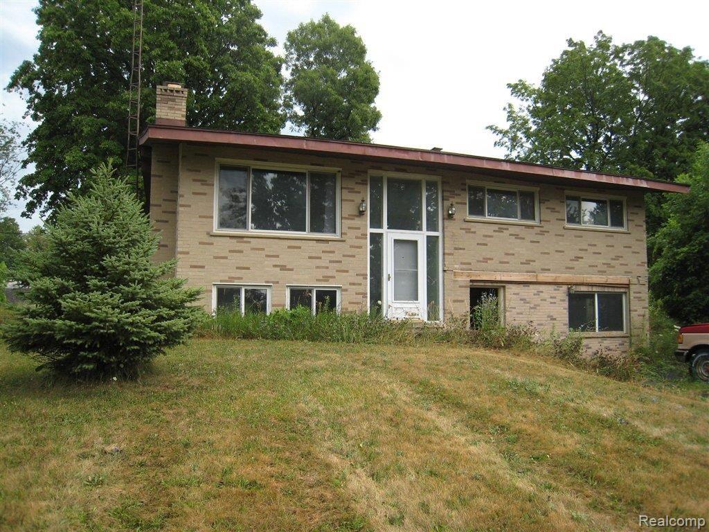 22900 Chubb Road South Lyon, MI 48178 - Photo 2 of 18 IMG_3016.JPG