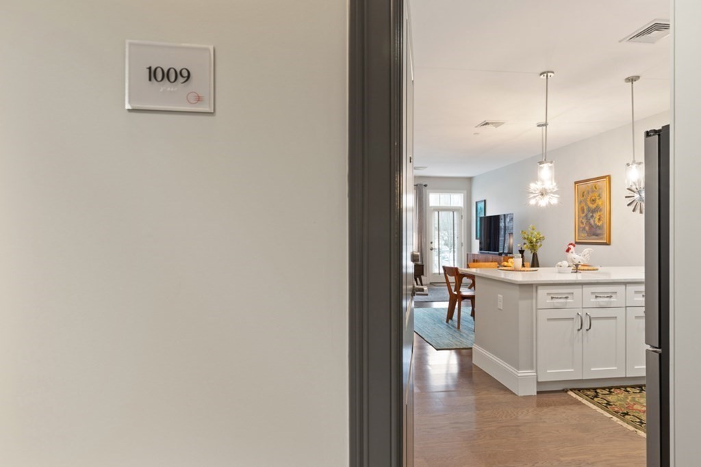 8 Sanborn Street, Unit 1009 Reading, MA 01867 - Photo 3 of 30