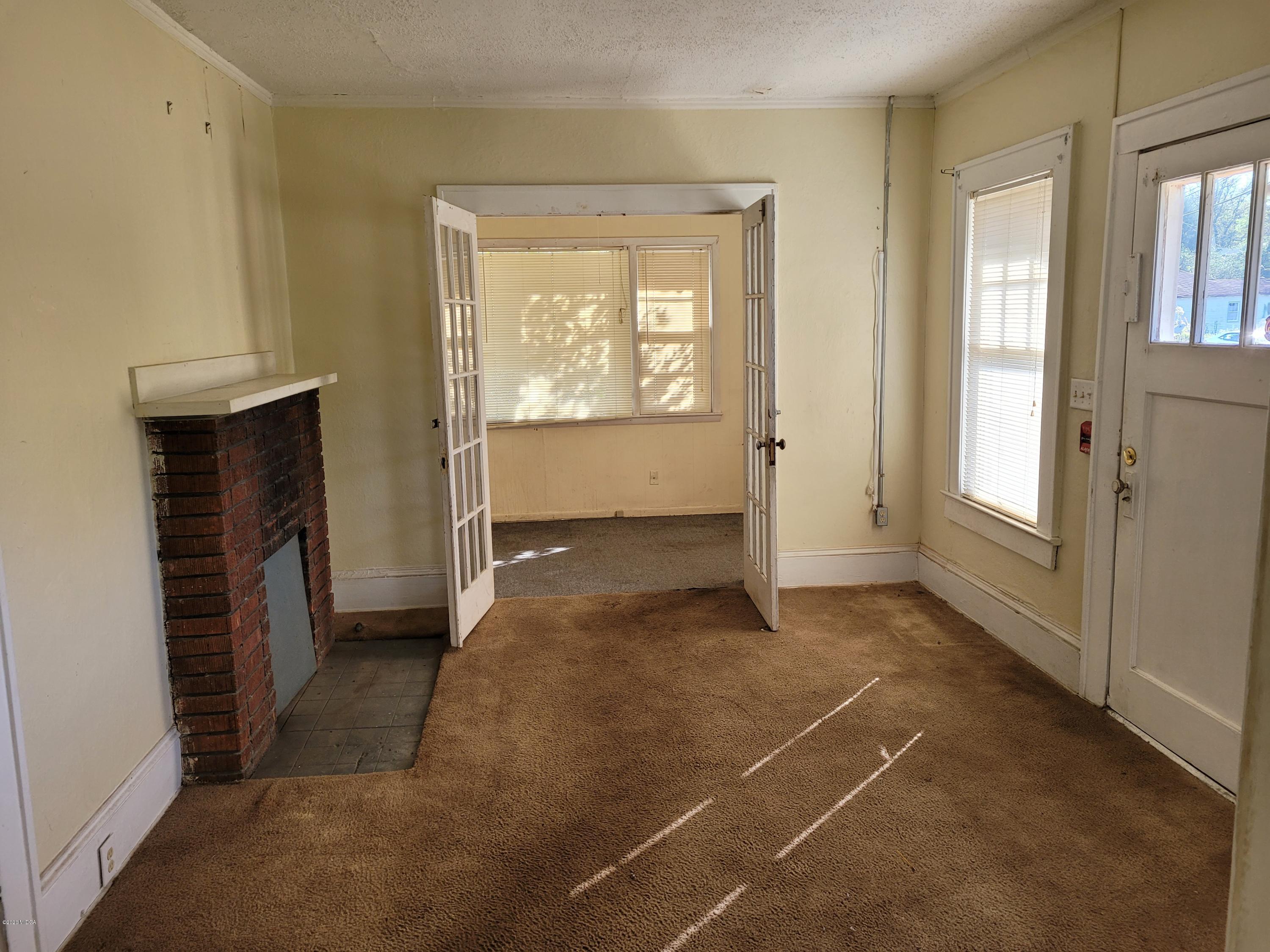 2104 Jeffersonville Road Macon, GA 31217 - Photo 2 of 13 living