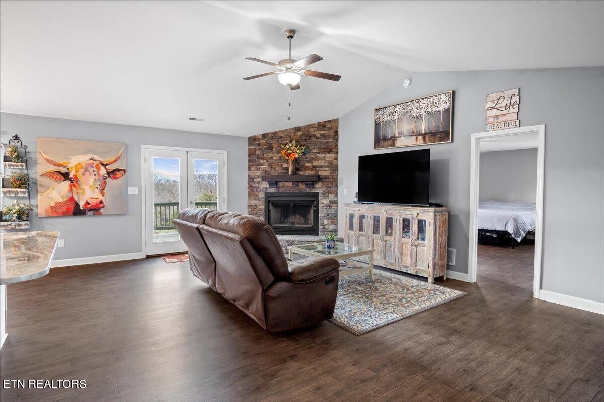 2095 Chestnut Hill Road Dandridge, TN 37725 - Photo 5 of 54 Gallery Image 5
