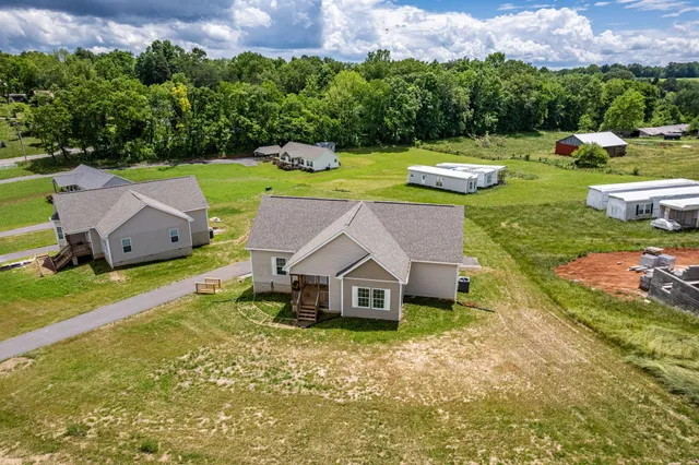 $399,000 | 185 Waters Edge Dr Spring, Spring City, TN 37381