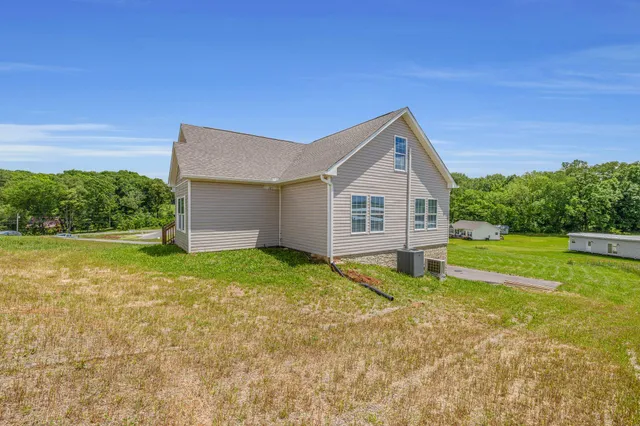 $399,000 | 185 Waters Edge Dr Spring, Spring City, TN 37381