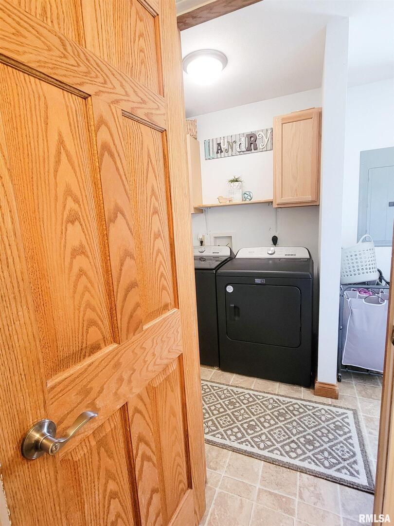 16 Stone Forge Pike Flora, IL 62839 - Photo 52 of 98 a bathroom with a sink and a mirror