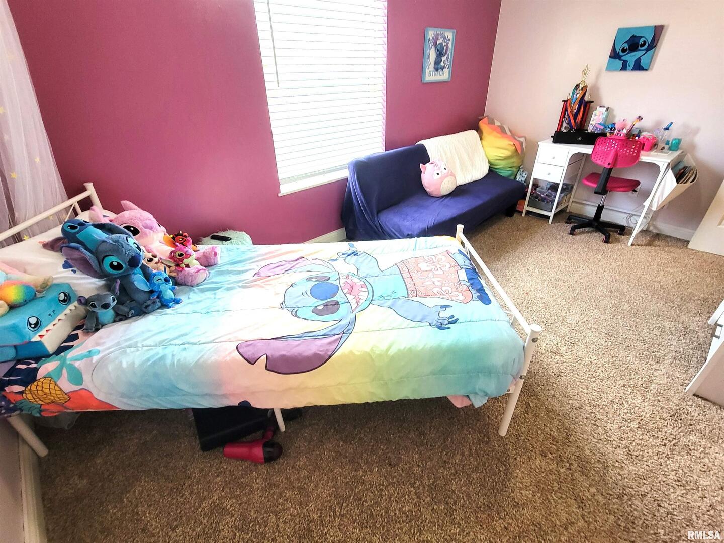 16 Stone Forge Pike Flora, IL 62839 - Photo 56 of 98 a bedroom with a bed and a table