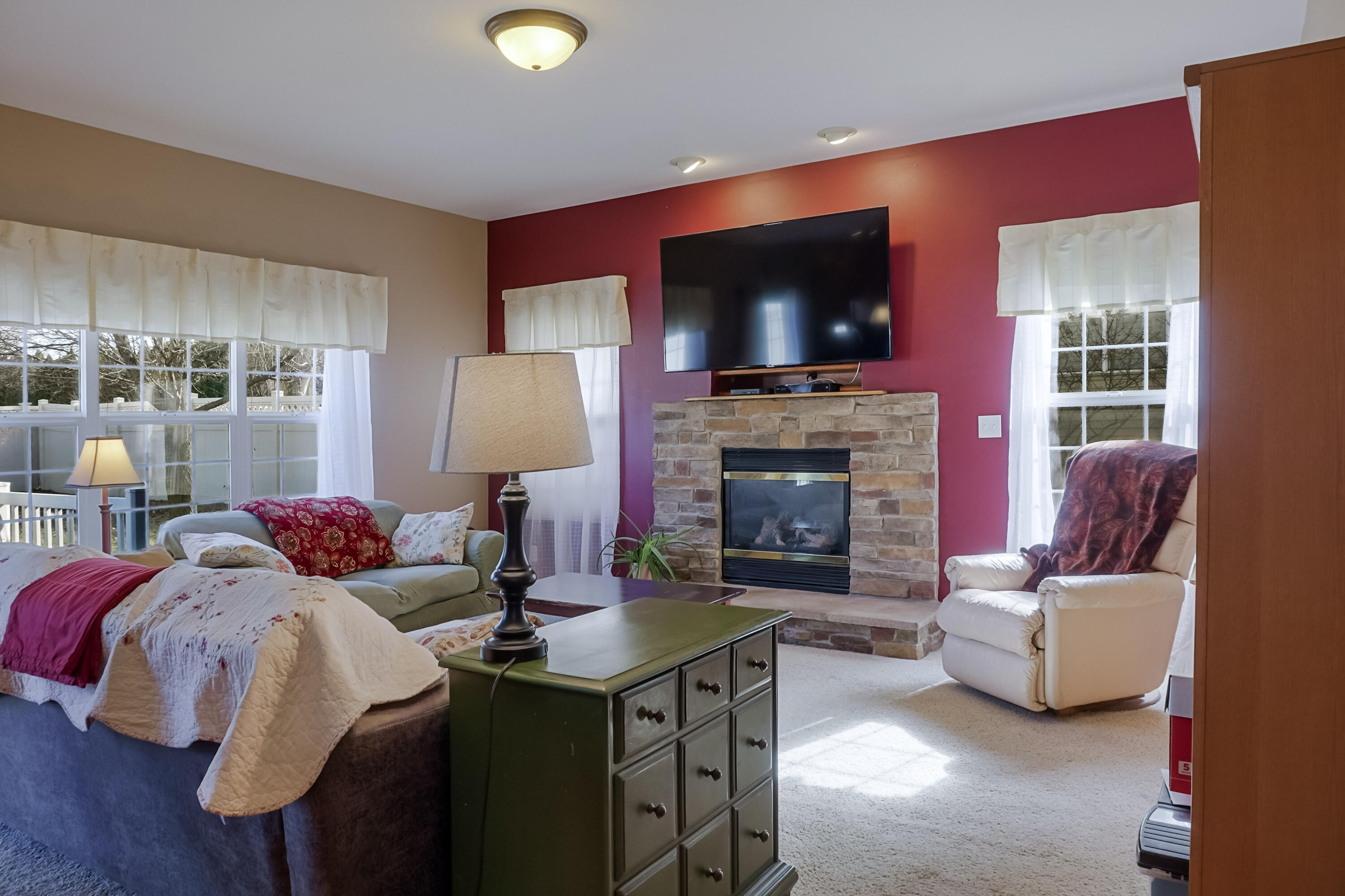 10491 Pike Street Crown Point, IN 46307 - Photo 3 of 51 3000x1998