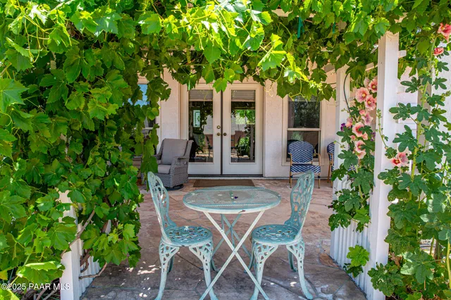 a view of outdoor space yard and patio