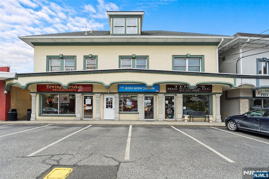 a car parked in front of a building