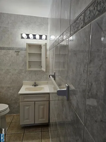 $1,700 | 575 High Mountain Road, Unit 3, North Haledon, NJ 07508