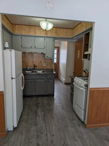 $60,000 | 2141 Clyde Park Avenue Southwest, Wyoming, MI 49509