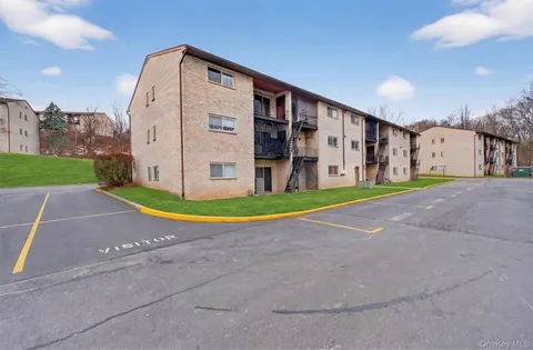 $145,000 | 26 Cooper Road, Unit 715, Poughkeepsie, NY 12603