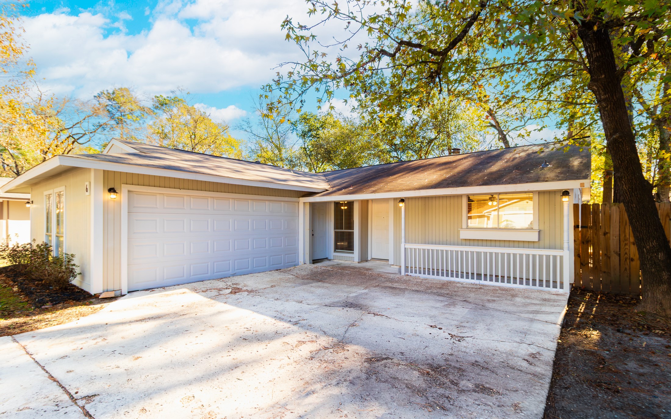 6 Red Deer Lane Spring, TX 77380 - Photo 4 of 24 a view of a house with a small yard and plants