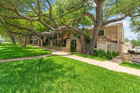 $580,000 | 3966 Far W Boulevard, Austin, TX 78731