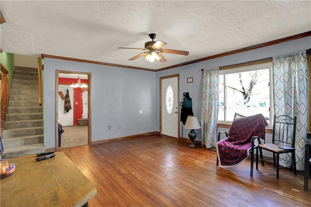 4993 Vance Columbus, IN 47201 - Photo 5 of 27