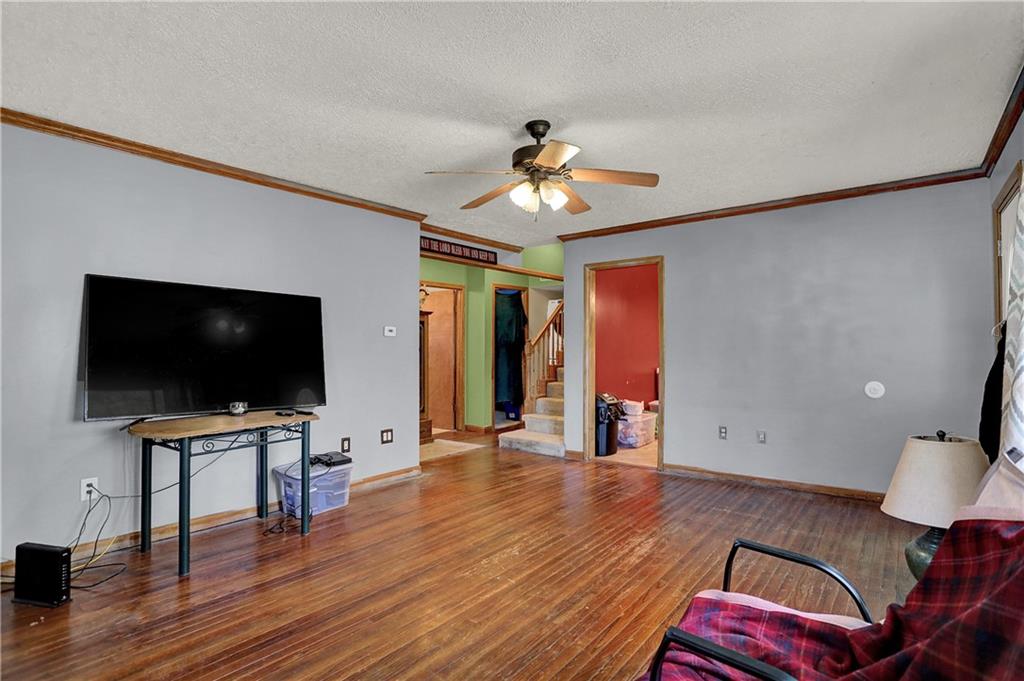 4993 Vance Columbus, IN 47201 - Photo 6 of 27