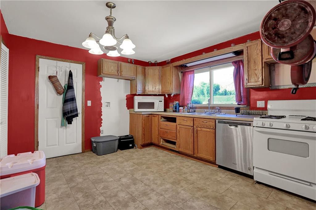 4993 Vance Columbus, IN 47201 - Photo 7 of 27