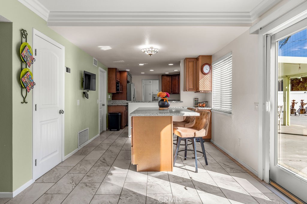 5444 Peacock Lane Riverside, CA 92505 - Photo 11 of 55