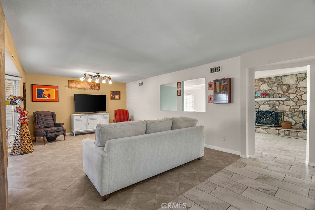 5444 Peacock Lane Riverside, CA 92505 - Photo 4 of 55