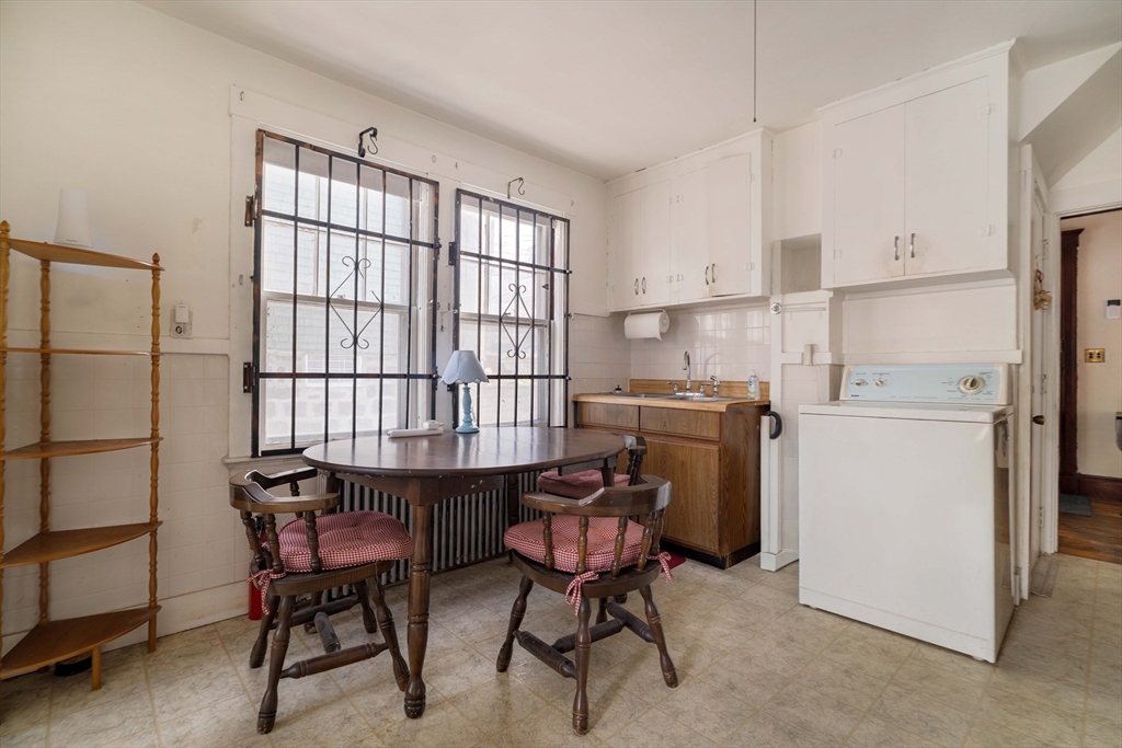 147 Fairmount Street Boston, MA 02124 - Photo 13 of 28