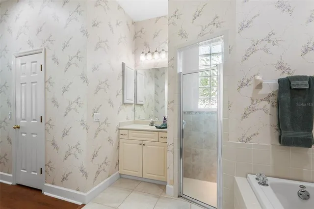 $400,000 | 126 Lake Region Circle, Winter Haven, FL 33881