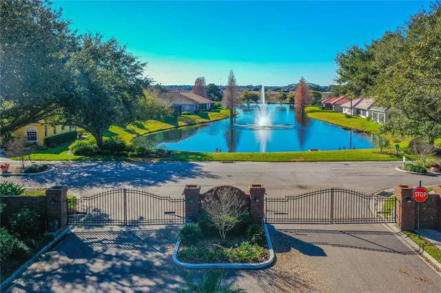 $400,000 | 126 Lake Region Circle, Winter Haven, FL 33881