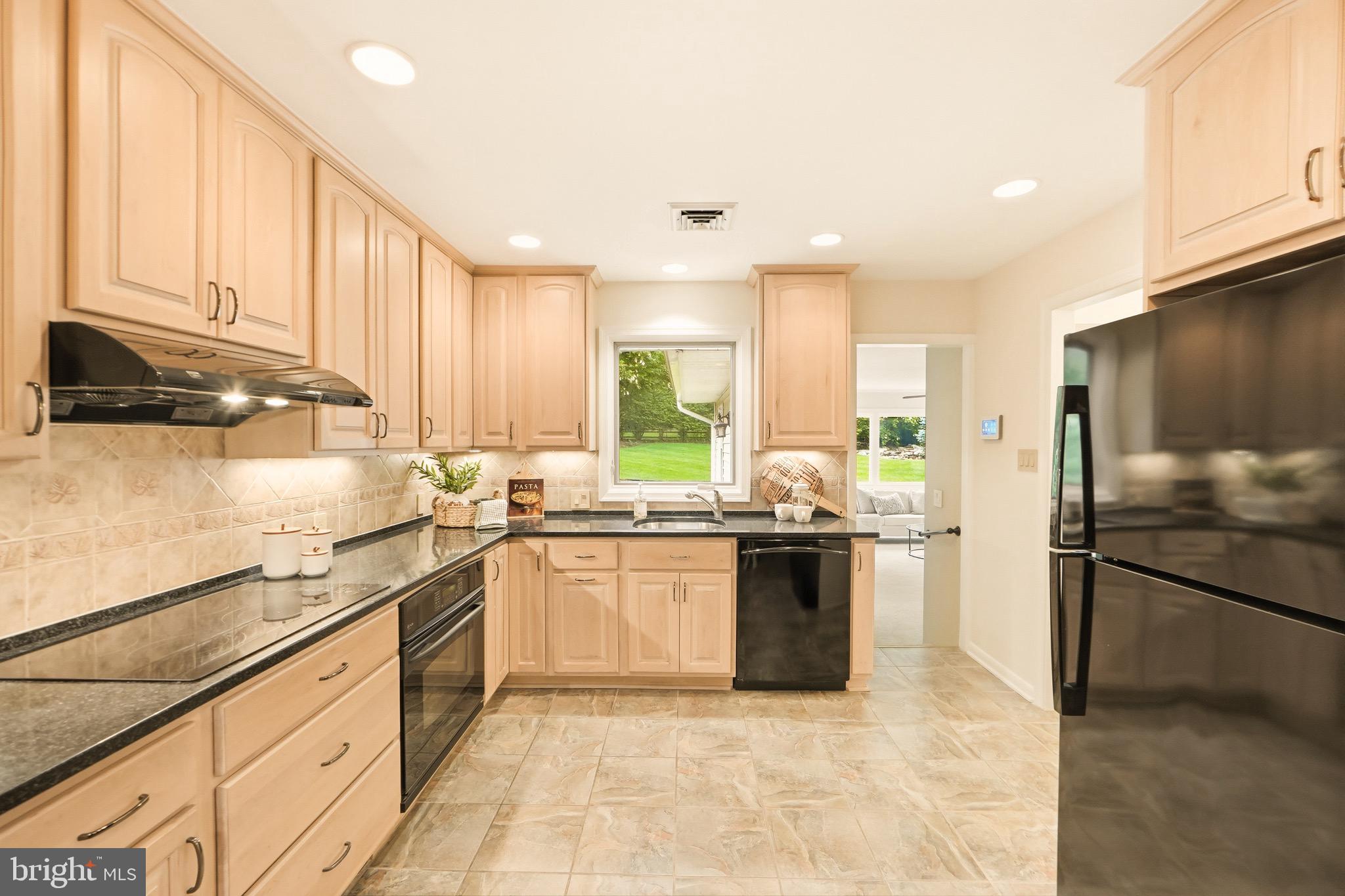 2508 Redmiles Drive Silver Spring, MD 20905 - Photo 11 of 44 Kitchen
