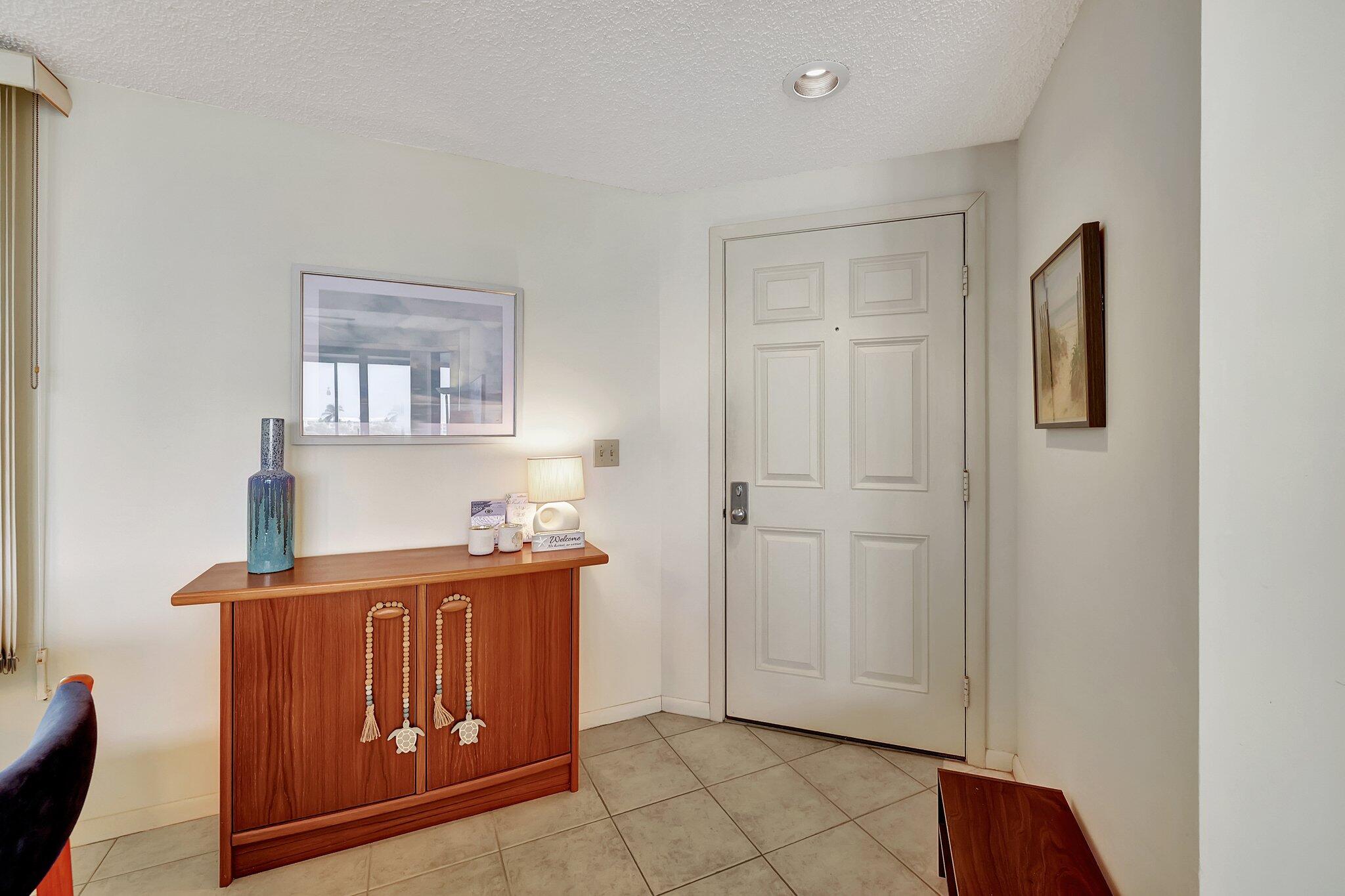 221 Northeast Plantation Road, Unit 406 Stuart, FL 34996 - Photo 34 of 58 33-web-or-mls-632A3050