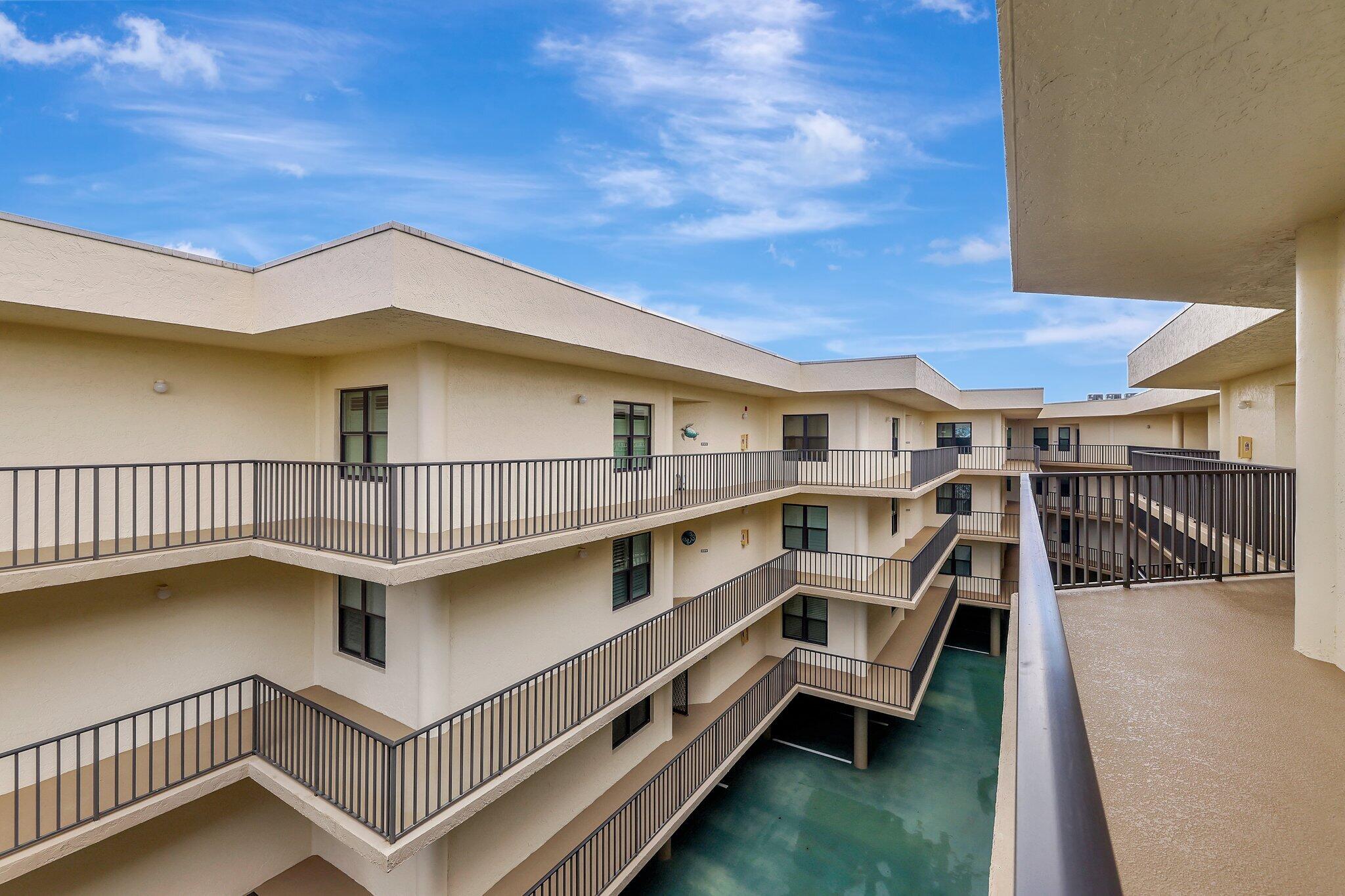 221 Northeast Plantation Road, Unit 406 Stuart, FL 34996 - Photo 36 of 58 35-web-or-mls-632A3071