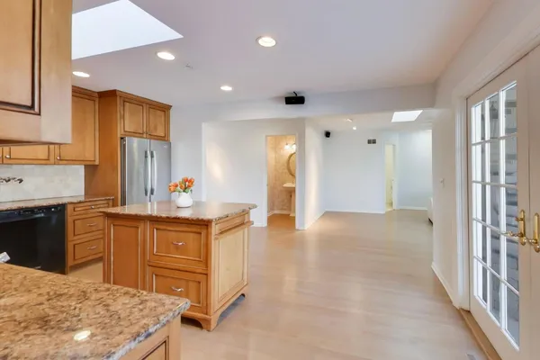 $3,400 | 2616 North Dryden Place, Arlington Heights, IL 60004