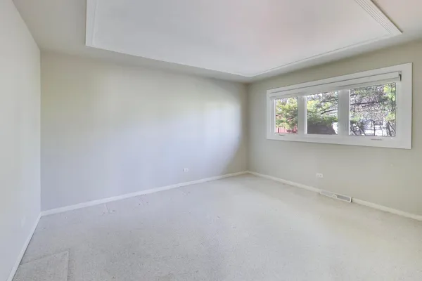 $3,400 | 2616 North Dryden Place, Arlington Heights, IL 60004
