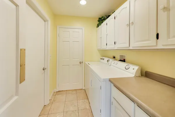 $3,400 | 2616 North Dryden Place, Arlington Heights, IL 60004
