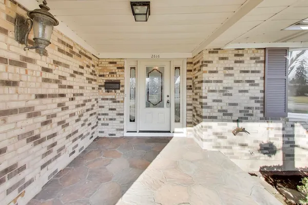 $3,400 | 2616 North Dryden Place, Arlington Heights, IL 60004