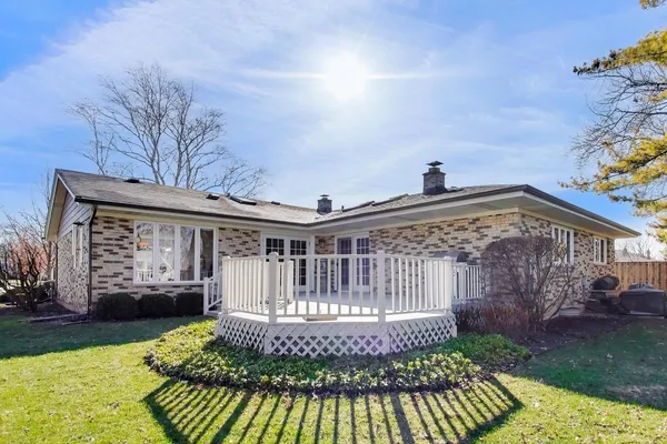 $3,400 | 2616 North Dryden Place, Arlington Heights, IL 60004