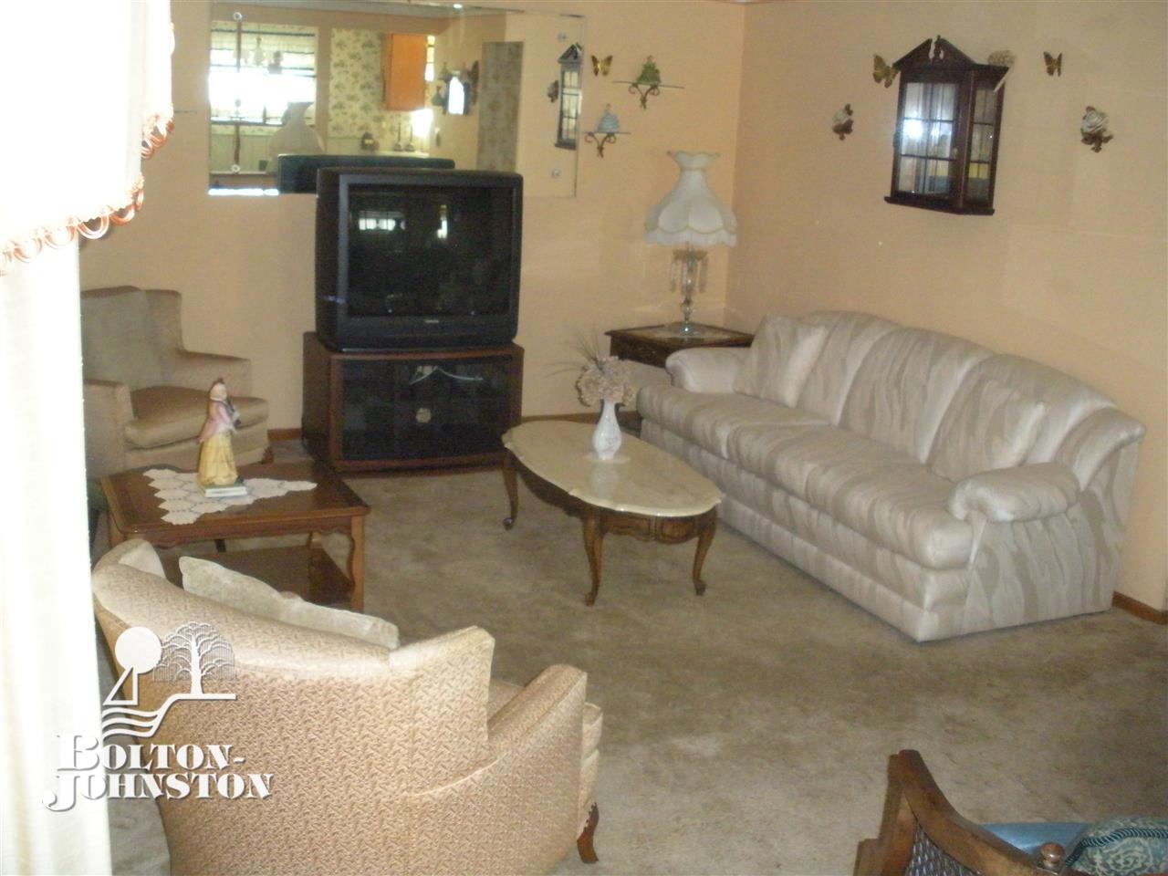 22138 Kelly Road Eastpointe, MI 48021 - Photo 4 of 17
