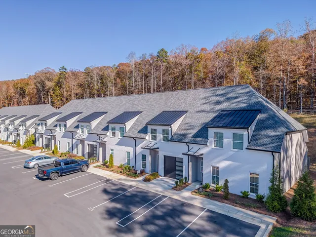 $2,400 | 77 Chateau Drive Southeast, Rome, GA 30161