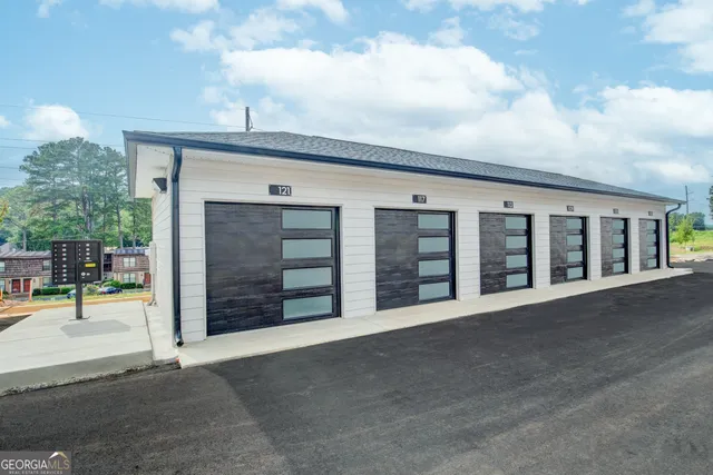 $2,400 | 77 Chateau Drive Southeast, Rome, GA 30161