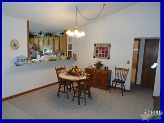 1925 Hunter's Ridge Drive Huntington, IN 46750 - Photo 5 of 25 Gallery Image 5
