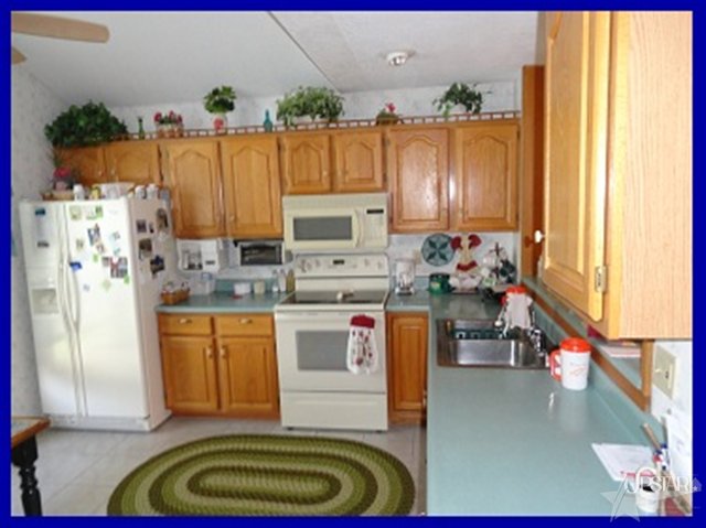 1925 Hunter's Ridge Drive Huntington, IN 46750 - Photo 7 of 25 Gallery Image 7