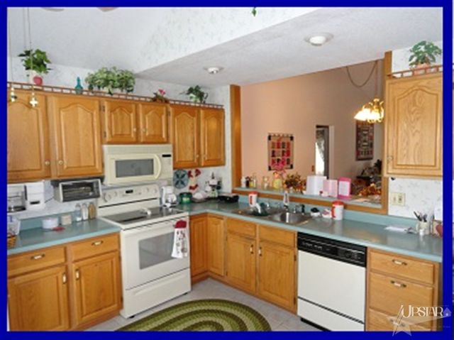 1925 Hunter's Ridge Drive Huntington, IN 46750 - Photo 8 of 25 Gallery Image 8