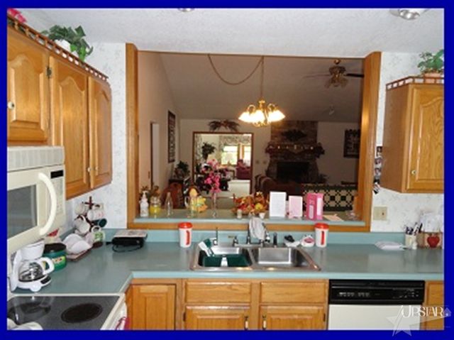 1925 Hunter's Ridge Drive Huntington, IN 46750 - Photo 9 of 25 Gallery Image 9