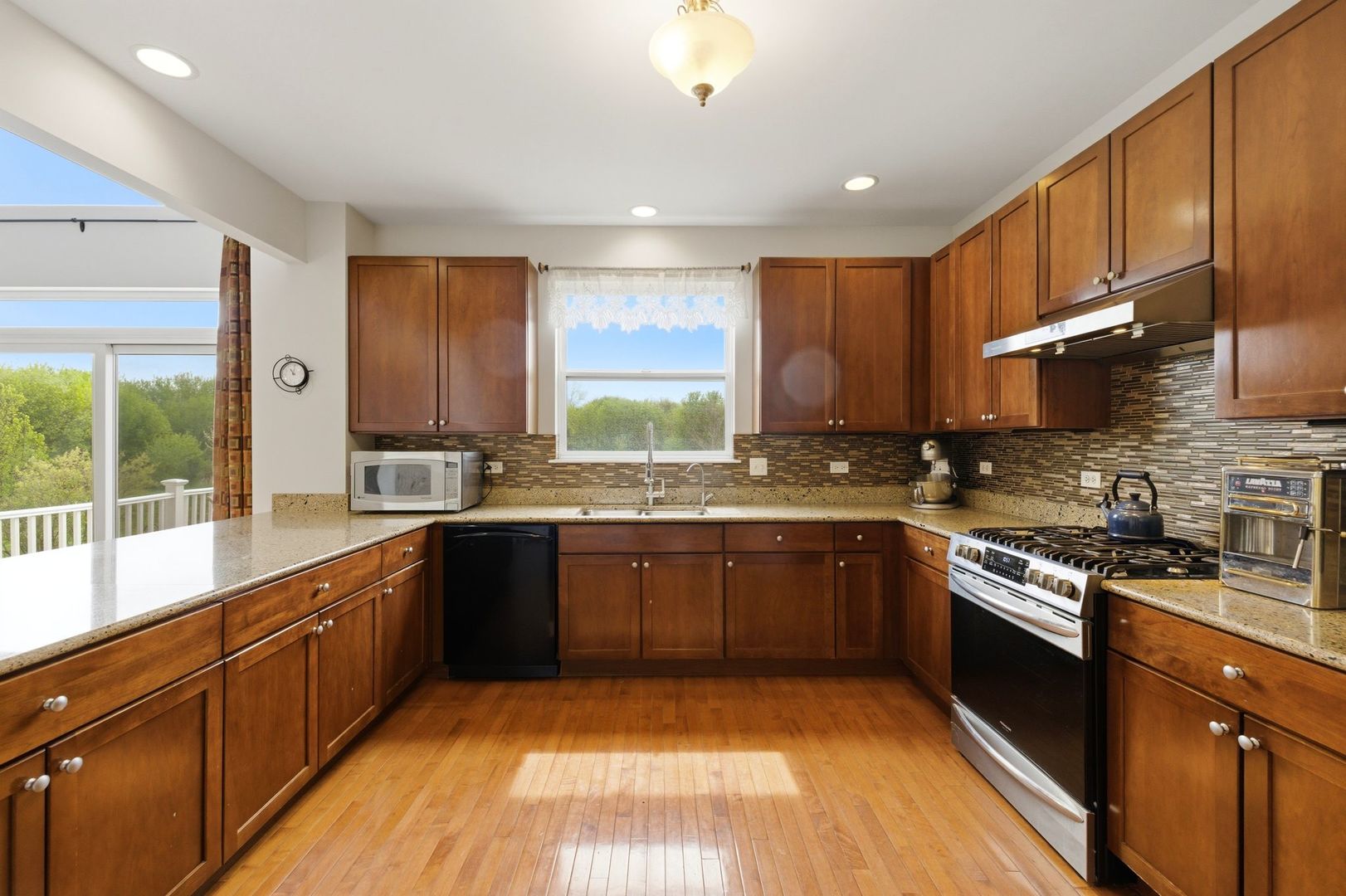 2915 Kelly Drive Elgin, IL 60124 - Photo 13 of 40
