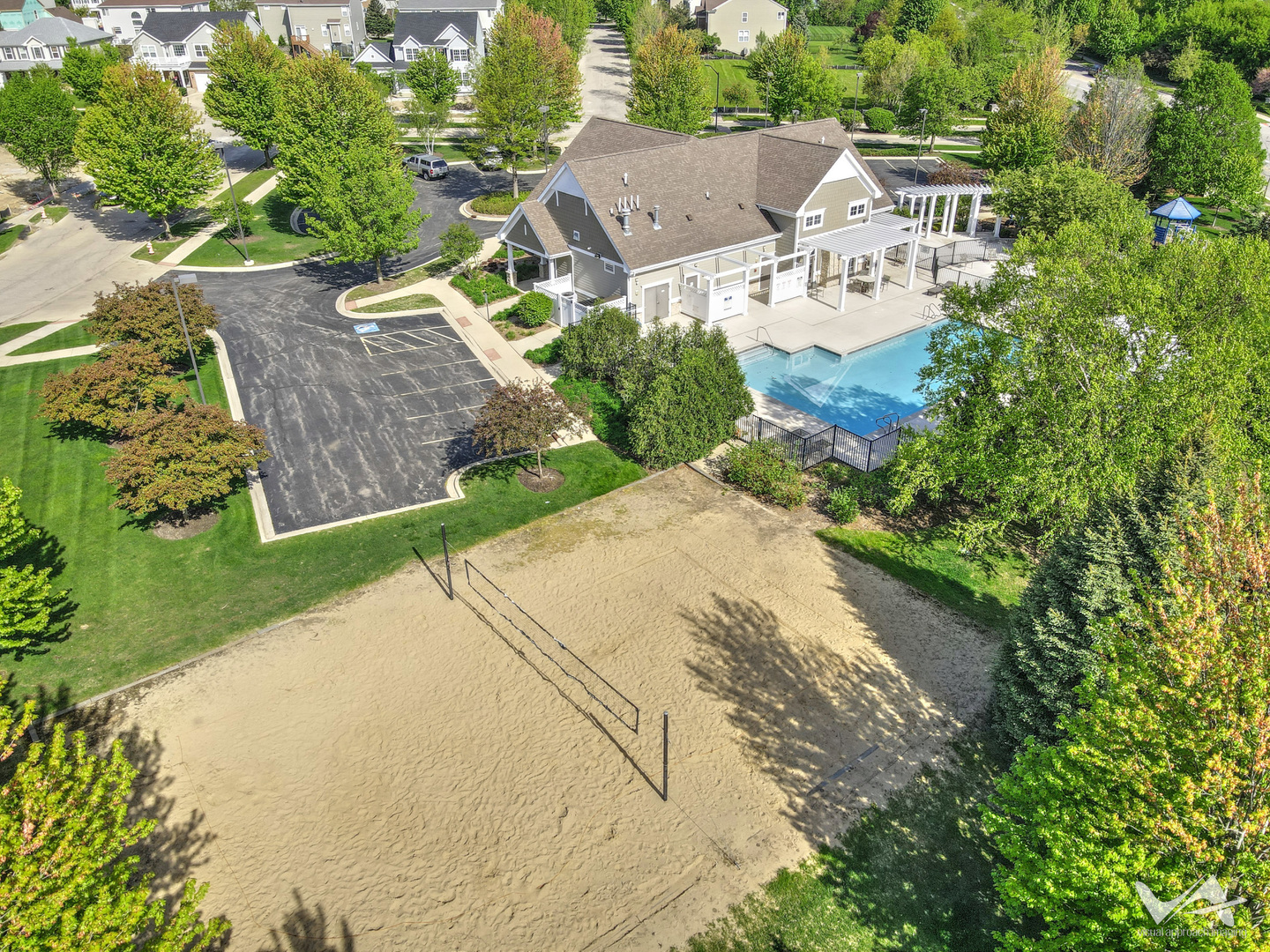 2915 Kelly Drive Elgin, IL 60124 - Photo 35 of 40 an aerial view of a house with a yard and trees